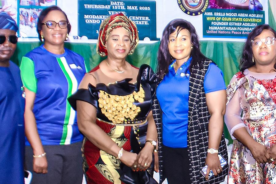 L-R: Commissioner for Education, Osun State, Hon. Dipo Eluwole representing Governor Ademola Adeleke of Osun State; Regional Bank Head, SouthWest II, Fidelity Bank Plc, Mrs. Morenike Olabisi; Wife of Osun State Governor; Ambassador Ngozi Adeleke; Regional Operations Service Supervisor, Southwest 2, Fidelity Bank Plc, Mildred Ajepe; and Wife of the Deputy State Governor, Mrs. Olusola Adewusi; during the Fidelity Food Bank distribution in partnership with Esther Adeleke Foundation in Modakeke, Ile-Ife Community, Osun State recently.