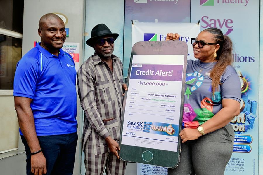 L – R: SME Cordinator, Victoria Island/ Lekki Region, Fidelity Bank Plc, Stanley Ogbuze; GAIM 6 Seventh Monthly draw Winner, Osoroh Igho Anthony; and Retail sales Co-ordinator, Victoria Island/ Lekki Region, Fidelity Bank Plc, Ruth Edobor; at a GAIM 6 prize presentation ceremony held at Fidelity Bank, Saka Tinubu Street, Victoria Island, Lagos recently.
